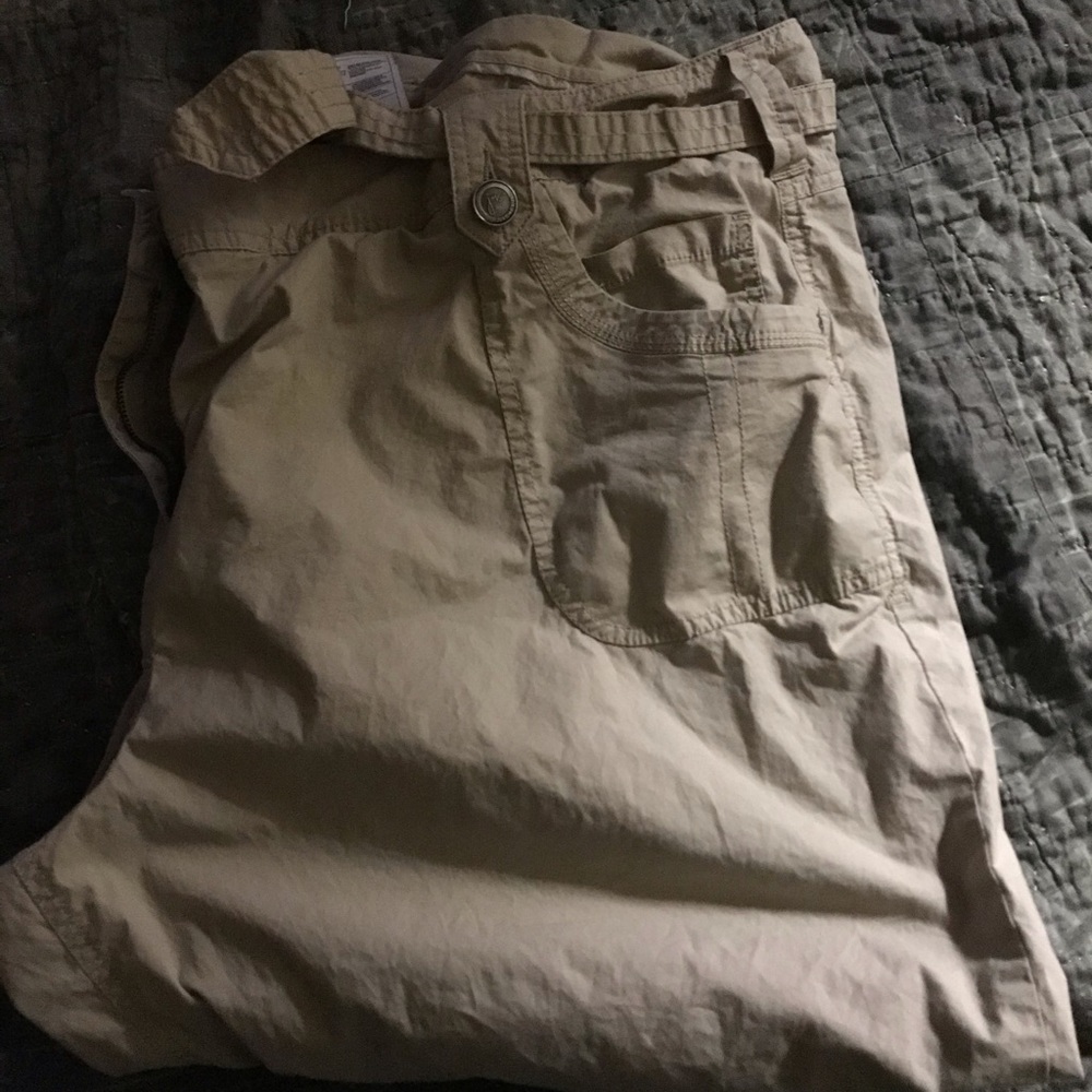 Like new JMS khaki capris SZ 26W
